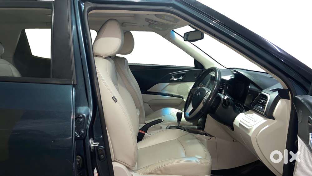 Mahindra Xuv300 1.2 W8 (o) Amt Petrol, 2021, Petrol