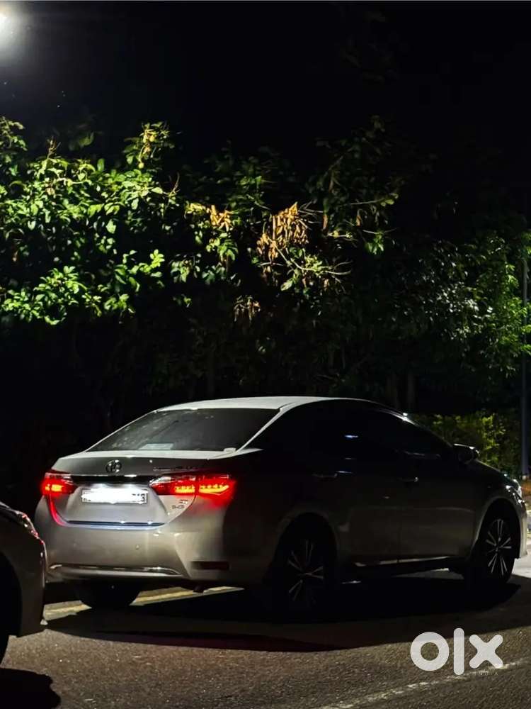 Toyota Corolla Altis 2015 99000 Km Orginal Kerala