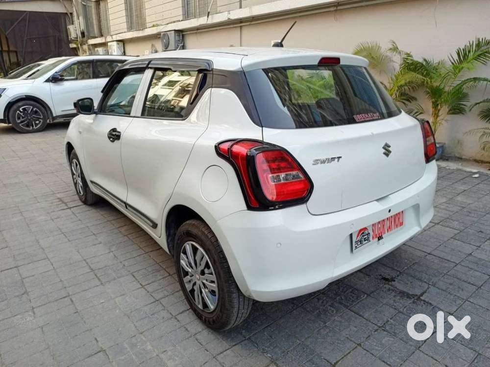 Maruti Suzuki Swift 1.2 Lxi (o), 2022, Petrol