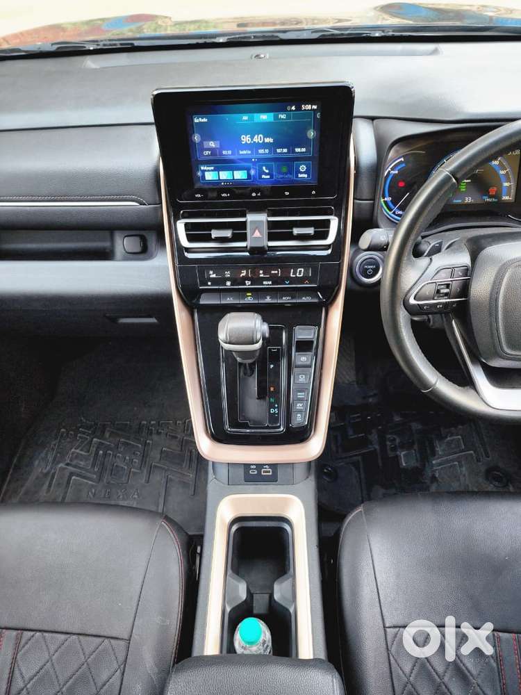 Maruti Suzuki Invicto Zeta Plus 8str, 2024, Petrol