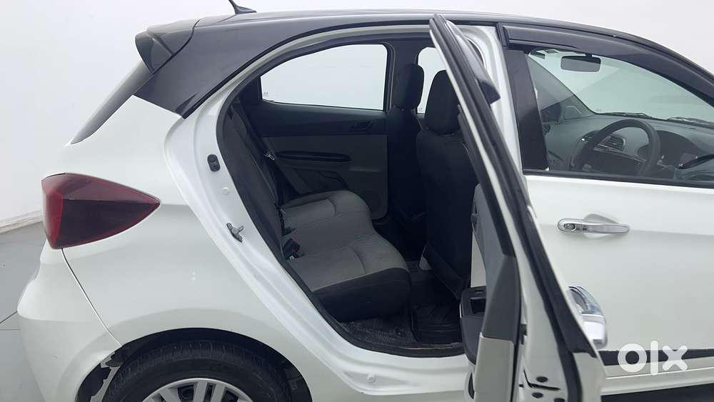 Tata Tiago 1.2 Revotron Xm Cng, 2025, Cng & Hybrids