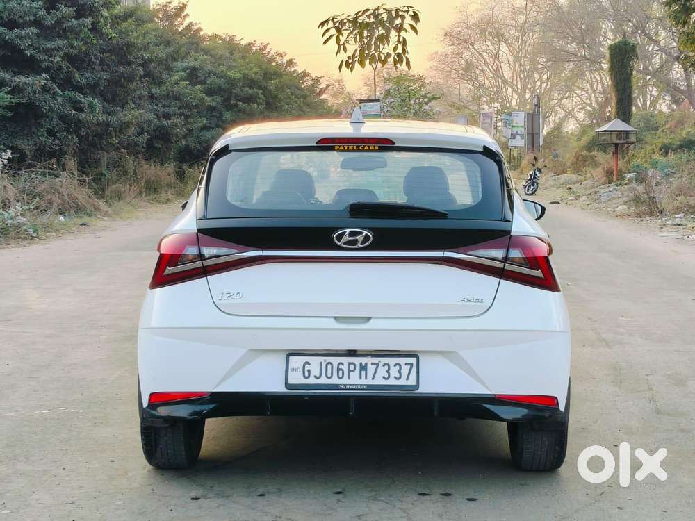 Hyundai I20 Asta (o) 1.2 Mt, 2023, Petrol