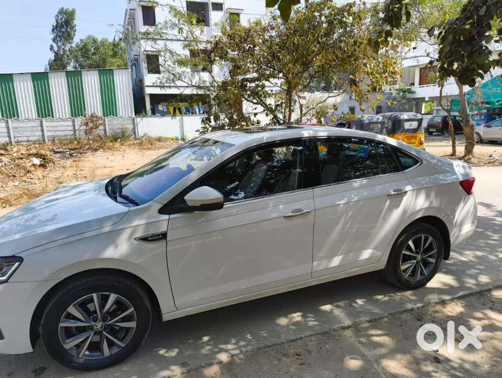 Skoda Slavia Style 1.0l Tsi At, 2022, Petrol