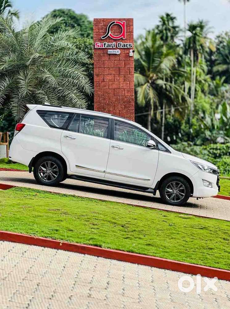 Toyota Innova Crysta G 8 Str, 2016, Diesel