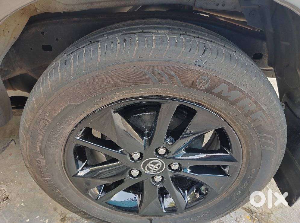Toyota Innova Crysta 2.4 G Plus Mt 8 Str, 2017, Diesel