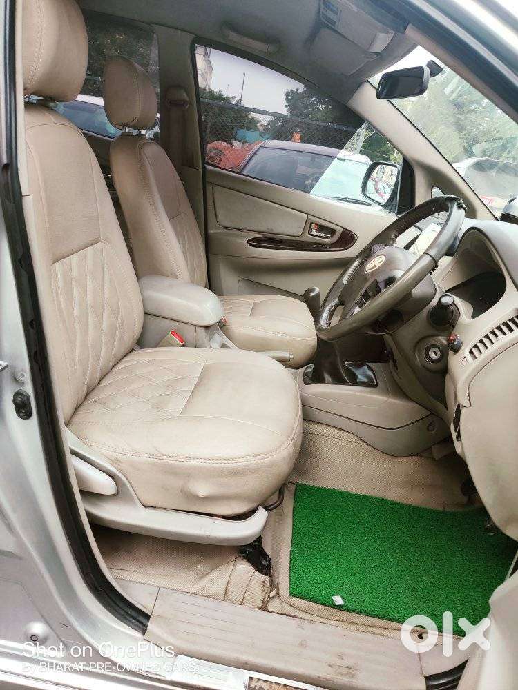 Toyota Innova 2.5 V 7 Str, 2012, Diesel