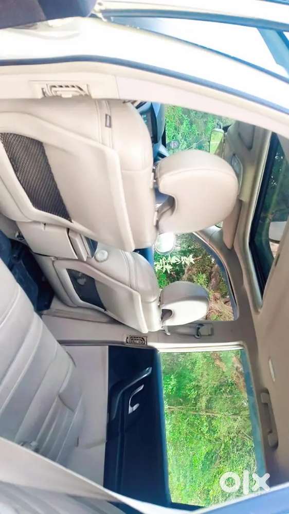 Mahindra Xuv500 W10 - 2017