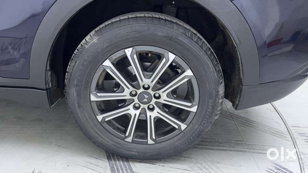 Mahindra Xuv700 2.2 Ax 7 Diesel At Luxury Pack Str, 2022, Diesel