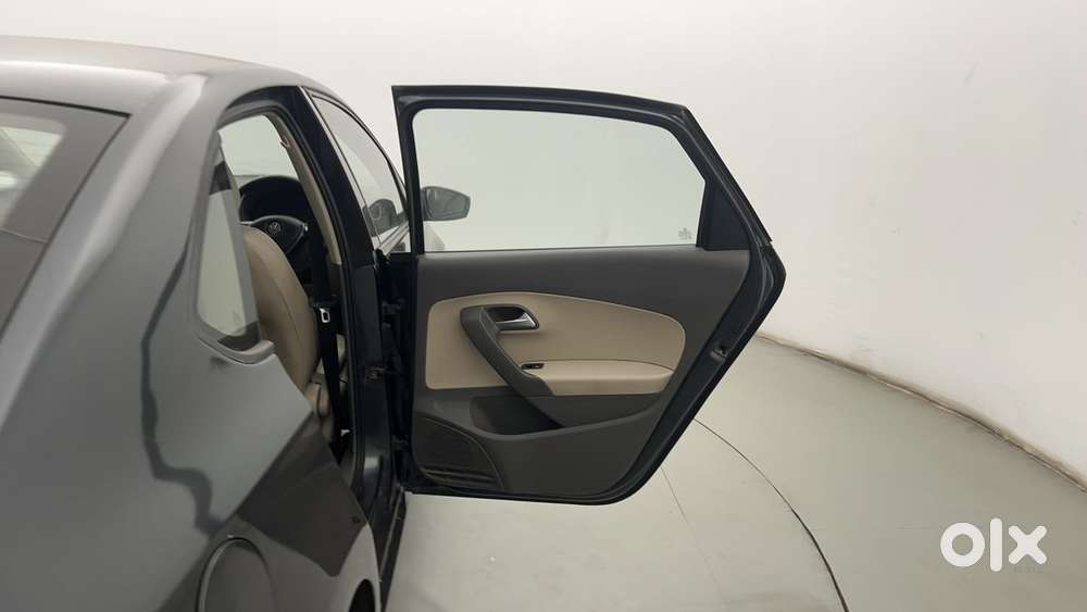 Volkswagen Vento 1.2l Tsi Highline Plus At Petrol, 2017, Petrol
