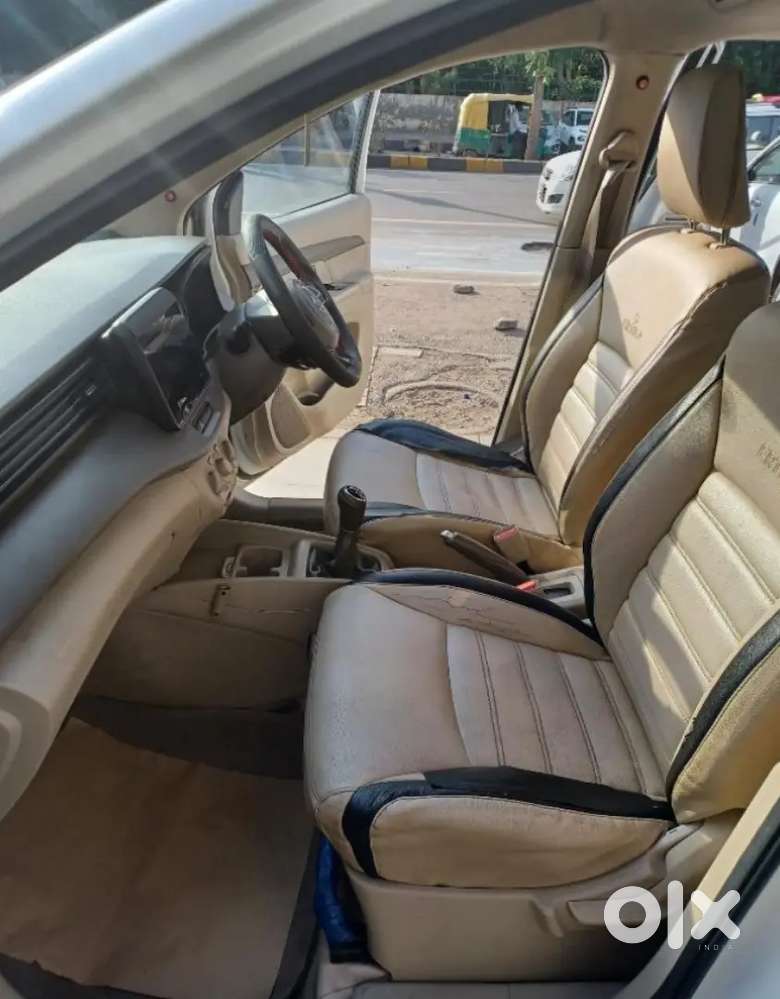 Taxi ( Dl ) - Ertiga Tour M - Cng - 2022 , Excellent Condition.