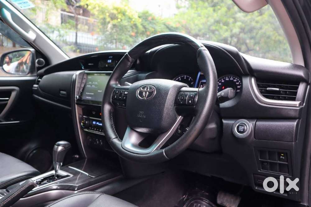 Toyota Fortuner 4x2 At 2.7 Petrol, 2022, Petrol