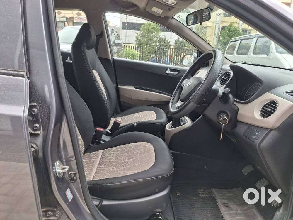Hyundai Grand I10 Sportz, 2016, Petrol