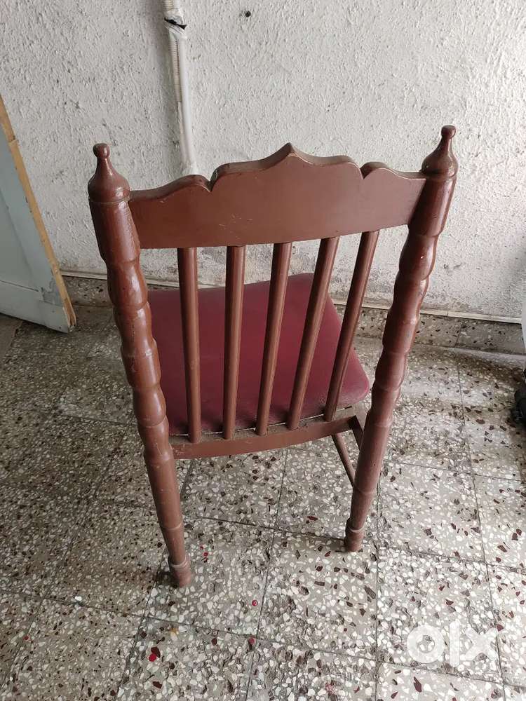 Chairs for sale set of (300/- per Chair) Sofa Dining