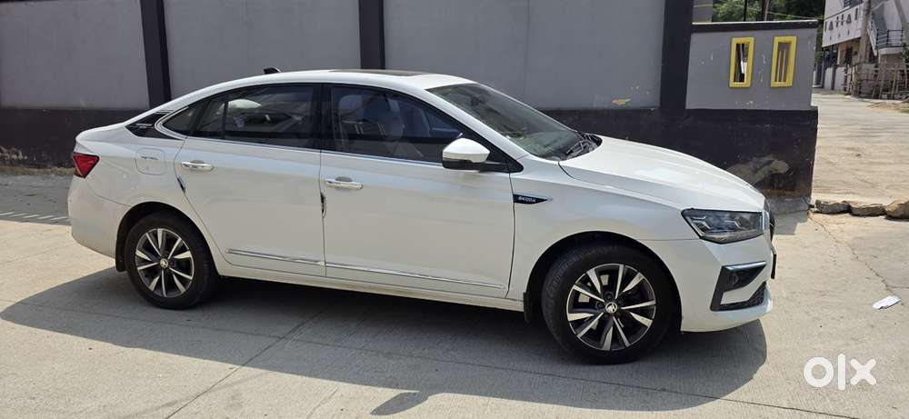 Skoda Slavia Petrol 2023