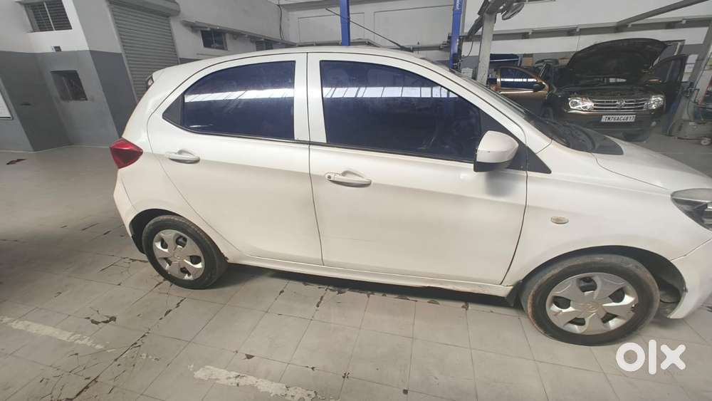 Tata Tiago 1.2 Revotron Xza, 2018, Petrol