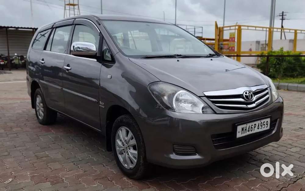 Toyota Innova V