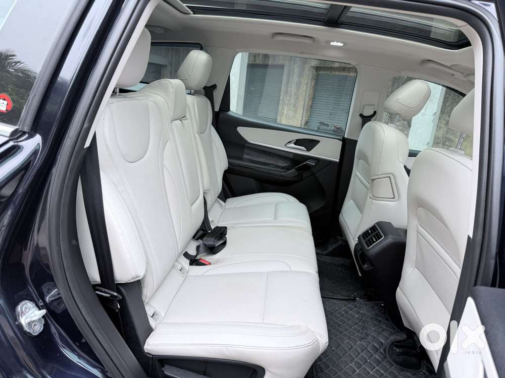 Mahindra Xuv700 2.2 Ax 7 Diesel Mt Luxury Pack Str, 2023, Diesel