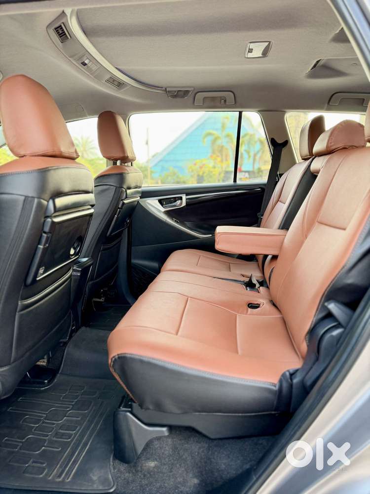 Toyota Innova Crysta 2.4 V 8 Str, 2016, Diesel