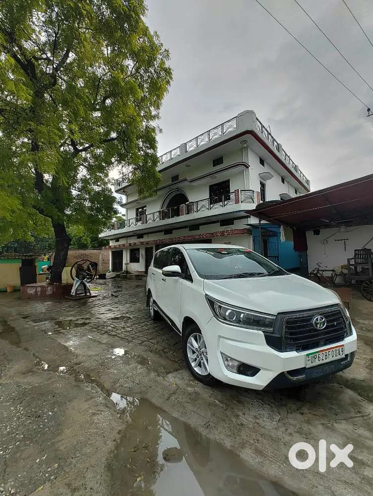 Toyota Innova Crysta 2017 Variant