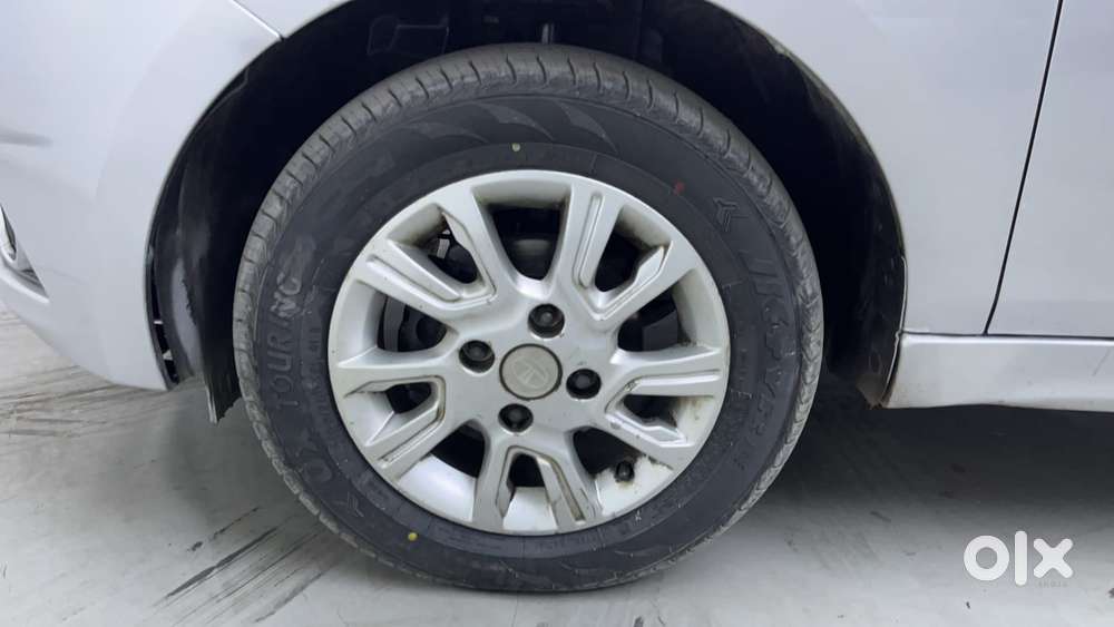 Tata Tiago Xza, 2017, Petrol