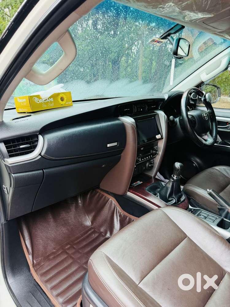 Toyota Fortuner 4x4 Manual Limited Edition, 2019, Diesel
