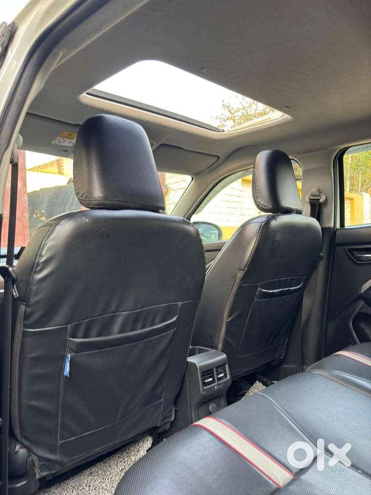 Maruti Suzuki Brezza 1.5 Zxi Smart Hybrid, 2023, Petrol