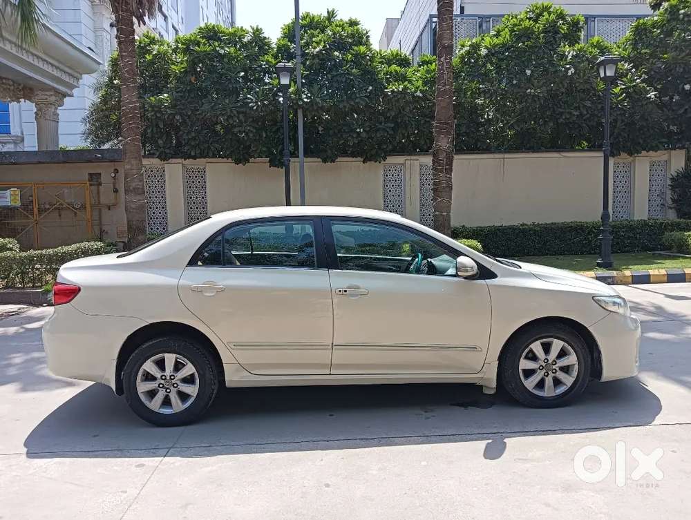 Toyota Corolla Altis 2013