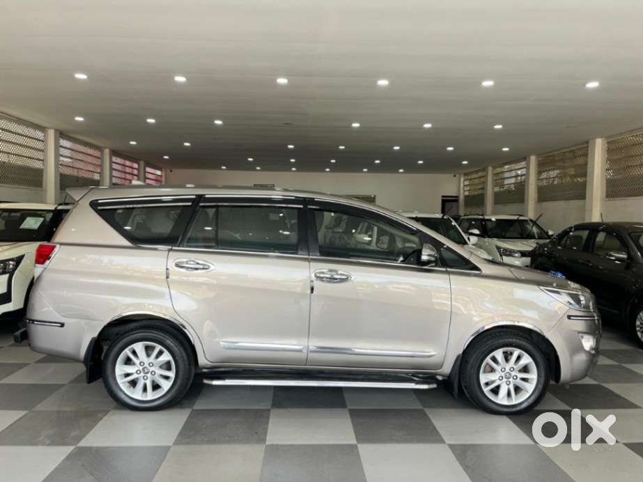 Toyota Innova Crysta 2.4 G Mt 7 Str, 2016