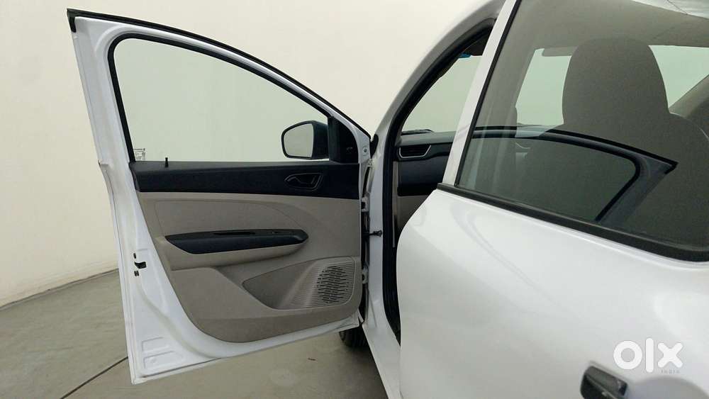 Renault Triber Rxl, 2024, Petrol