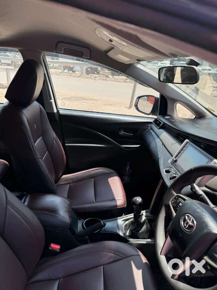 Innova Crysta 2023