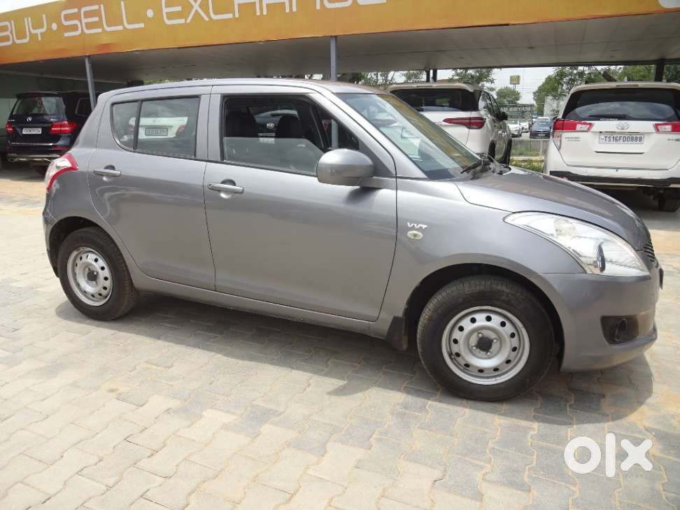 Maruti Suzuki Swift Lxi Bsiv, 2013, Petrol