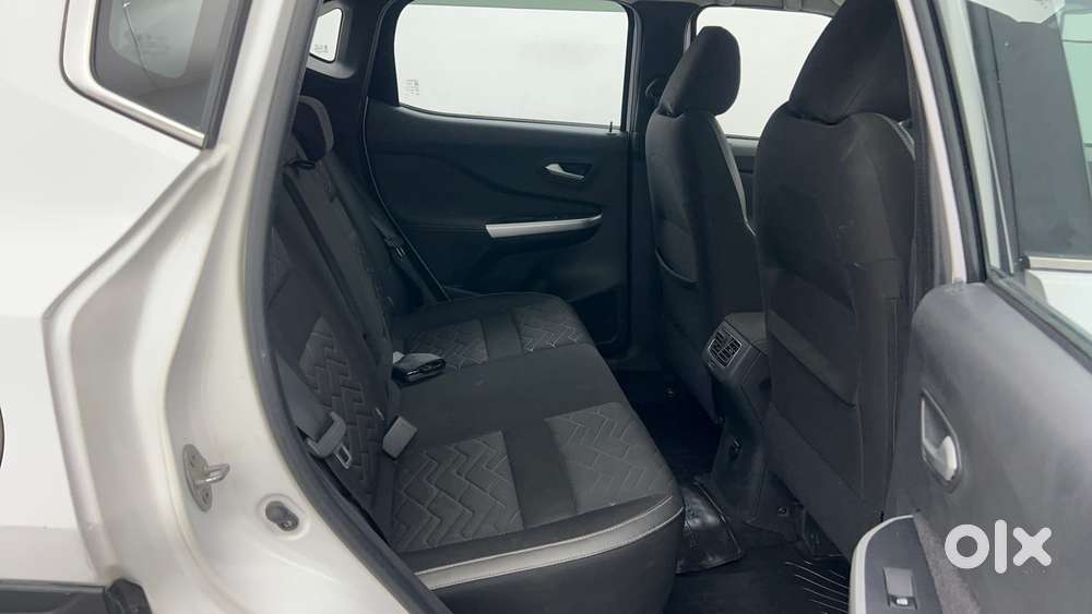 Nissan Magnite 1.0 Xv Premium Turbo Cvt, 2023, Petrol