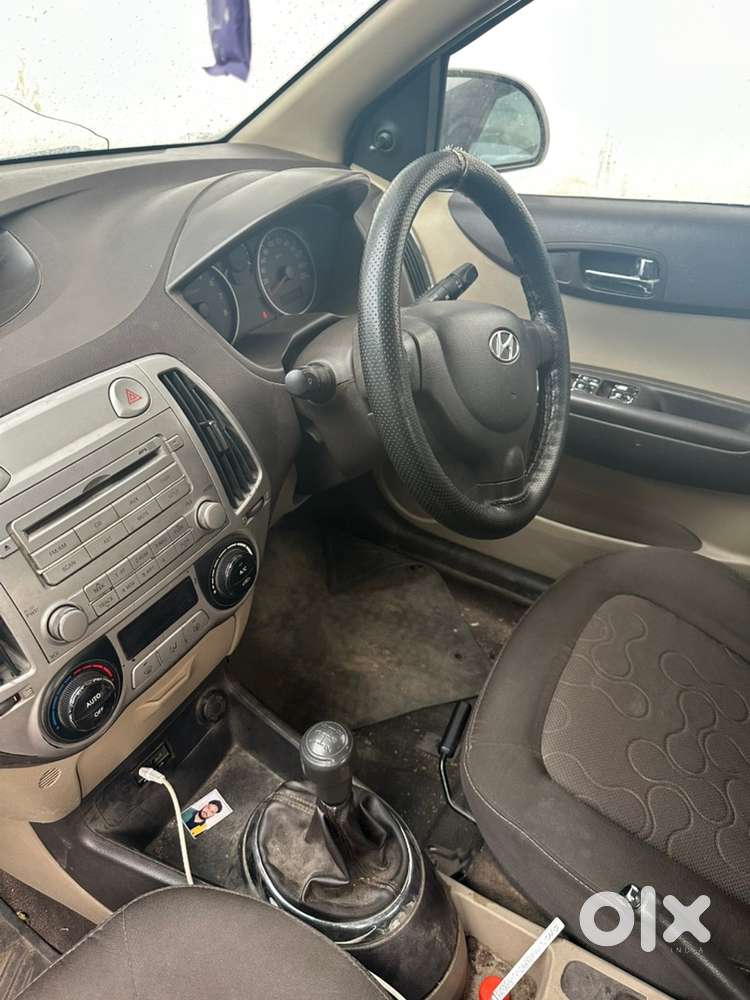 Hyundai I20 2011 Cng & Hybrids 90000 Km Driven
