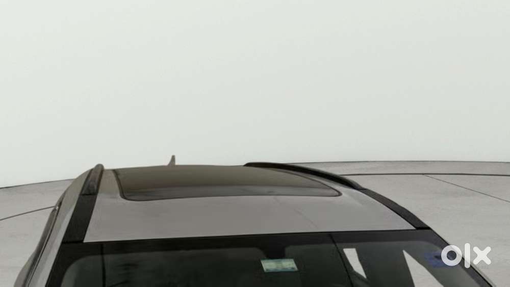 Mahindra Xuv700 2.0 Ax 5 Petrol At Str, 2022, Petrol