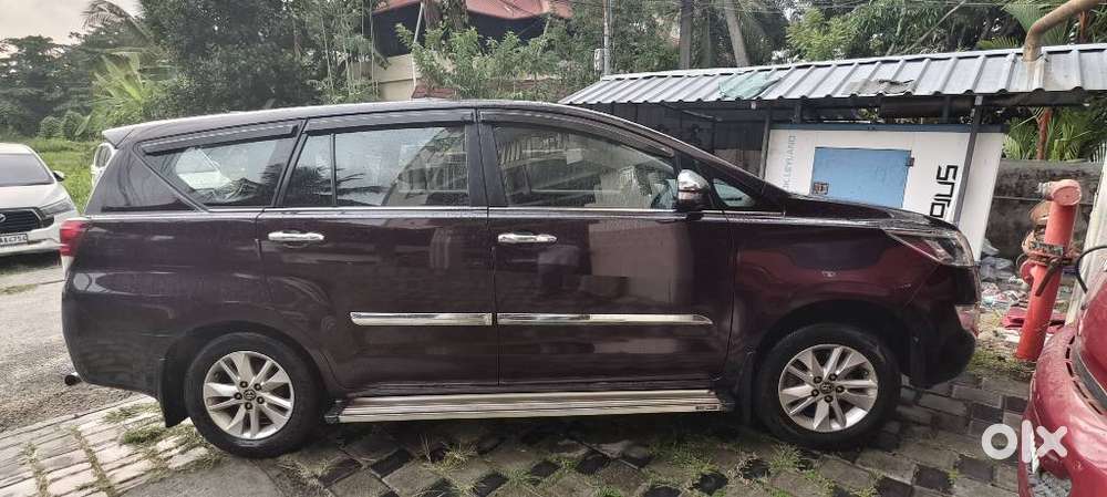 Toyota Innova Crysta 2.4 V, 2016, Diesel