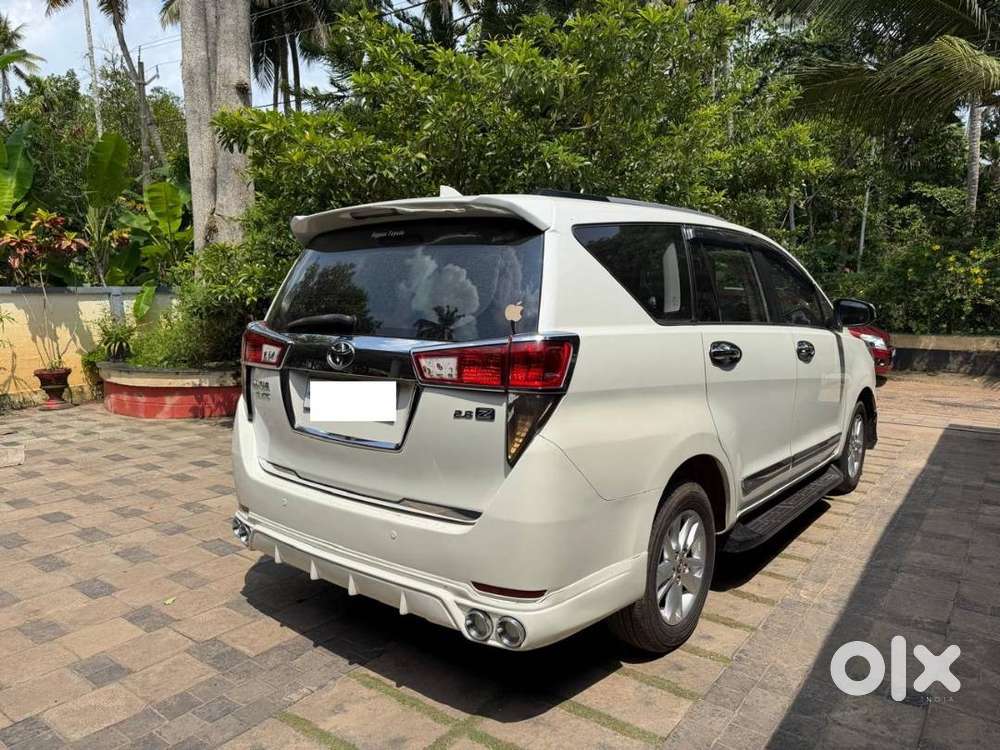 Toyota Innova Crysta 2017 Diesel Well Maintained