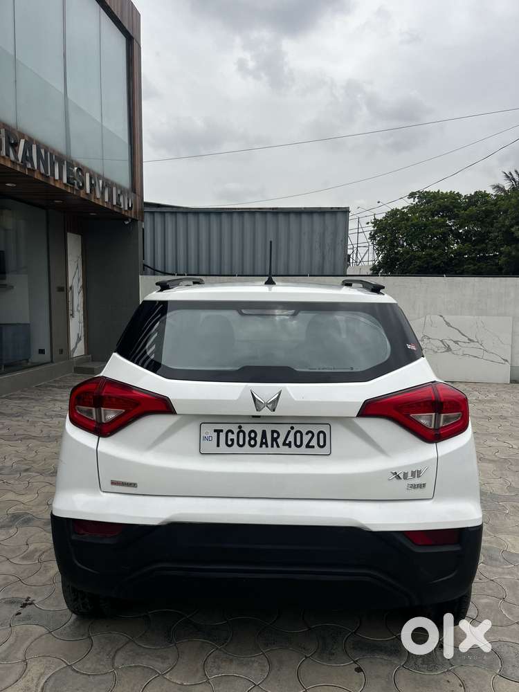 Mahindra Xuv300 1.2 W6 Amt Petrol, 2023, Petrol
