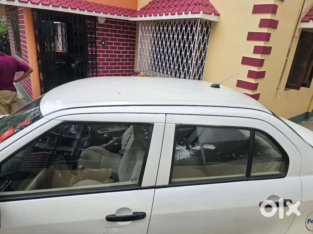 Doctor's Car For Sale Maruti Suzuki Dzire 2012
