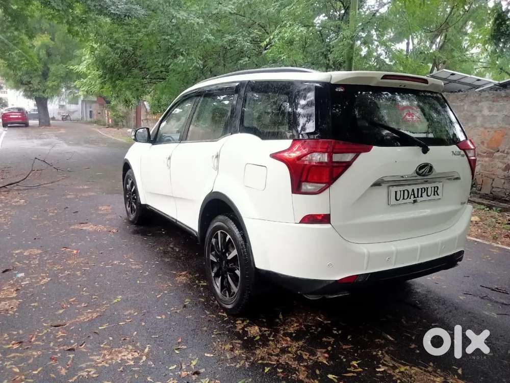 Mahindra Xuv500 W11 Sunroof  2019 Diesel  30000 Km Drivenrj27