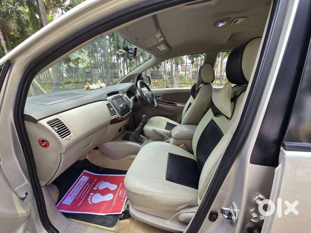 Toyota Innova 2.5 V 8 Str, 2015, Diesel