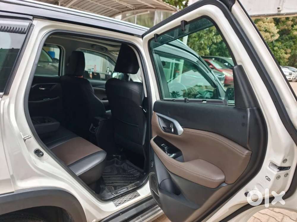 Toyota Urban Cruiser Hyryder 1.5 V Hybrid, 2025, Petrol