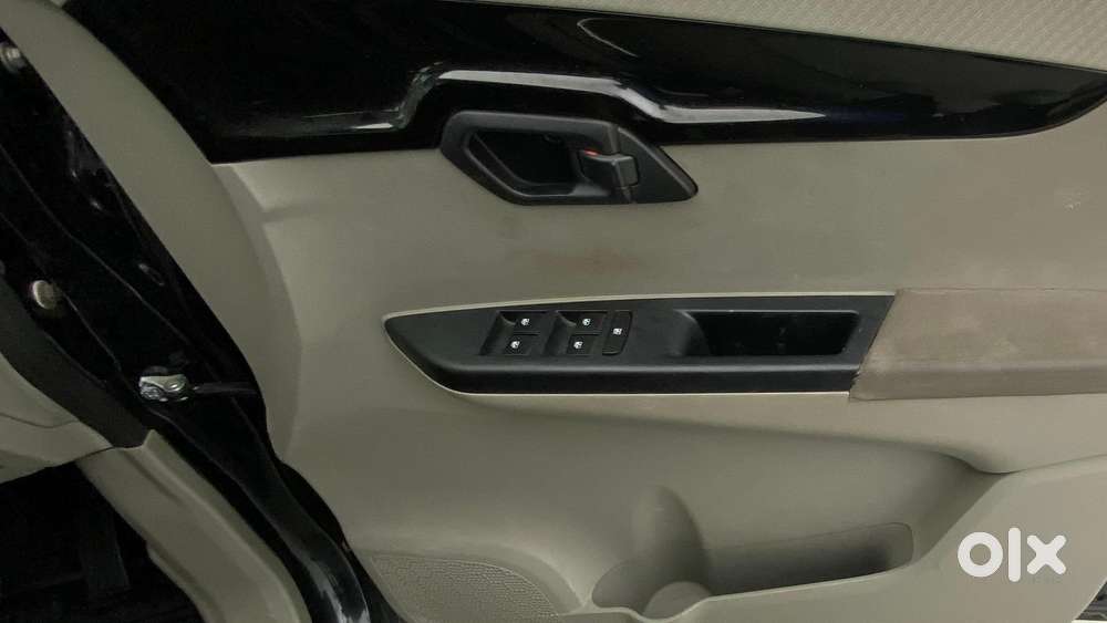 Mahindra Kuv 100 Mfalcon G80 K6 5str, 2016, Petrol