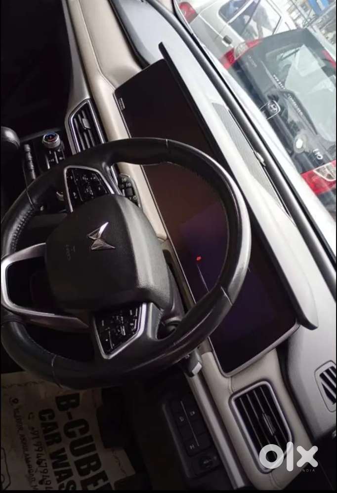 Mahindra Xuv700 2023 Diesel 23000 Km Driven