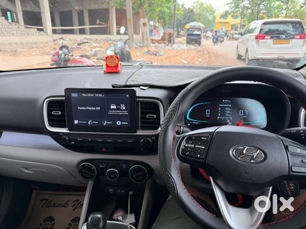 Hyundai New Venue 2025 Petrol 4000 Km Driven