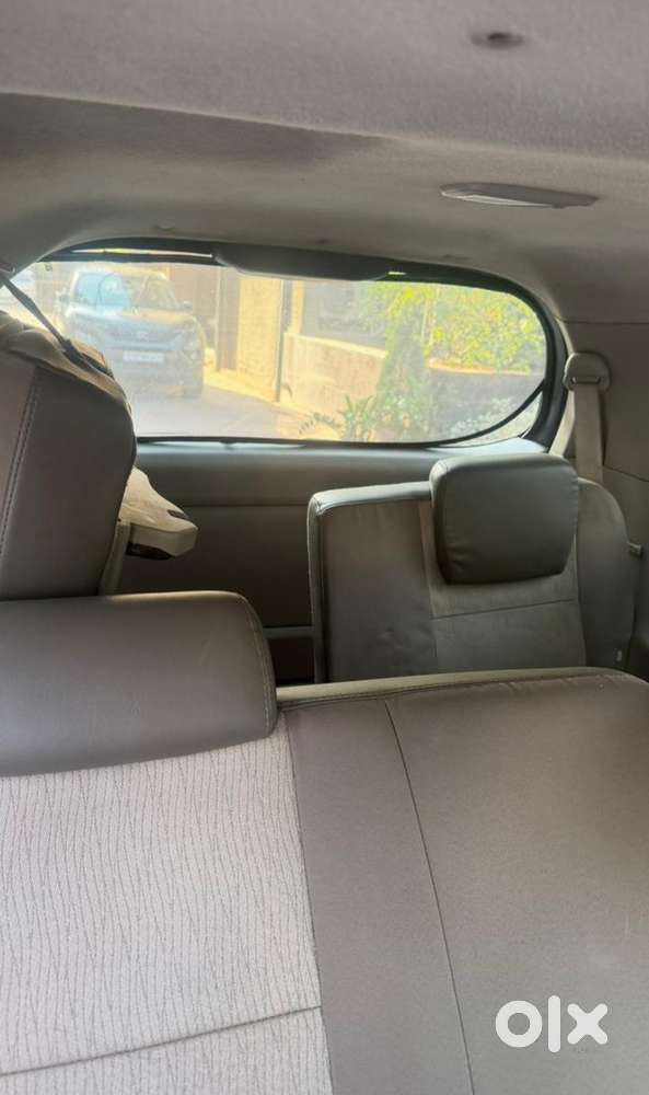 Toyota Innova 2.5 Gx 8 Seater Limited Edition, 2015, Diesel