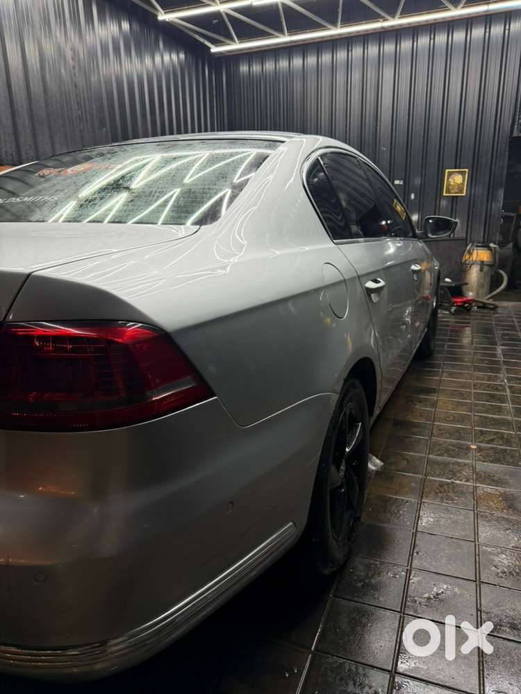 Volkswagen Passat 2011 Km Driven