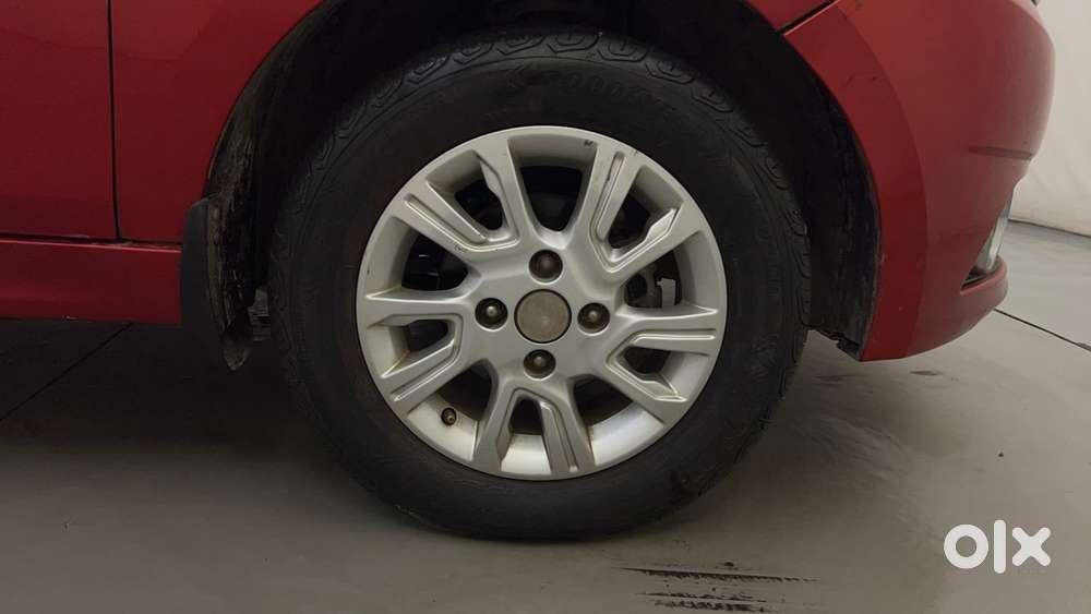 Tata Tiago Xza, 2017, Petrol