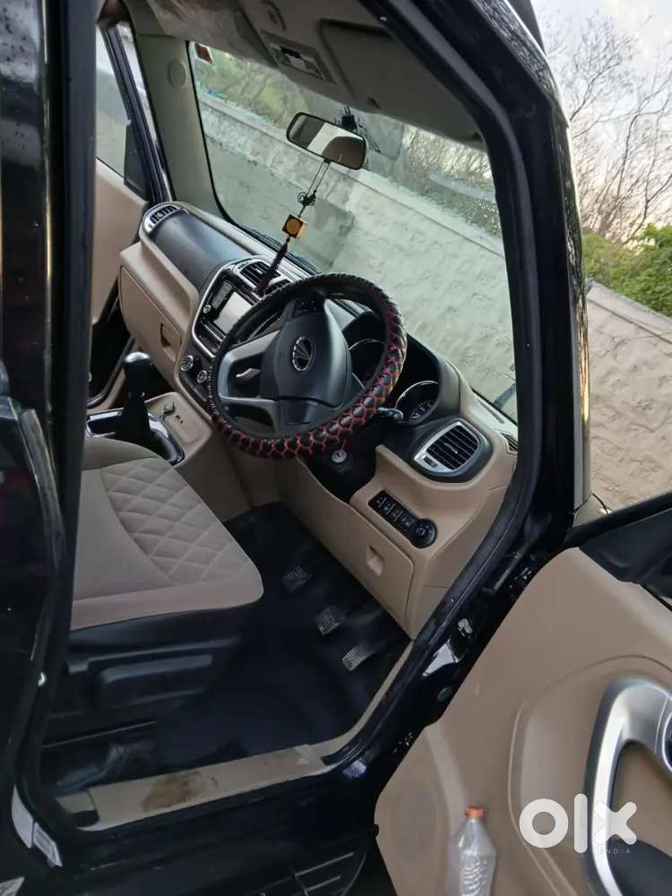 Mahindra Tuv 300 2018 Diesel 23000 Km Driven