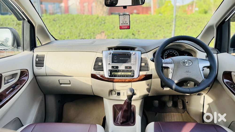 Toyota Innova 2.5 V 8 Str, 2014, Diesel