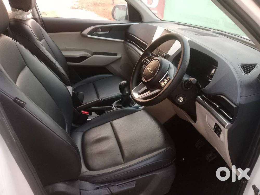 Kia Carens 1.5 Premium 7 Str, 2025, Petrol